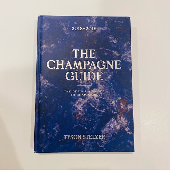 THE CHAMPAGNE GUIDE The Definitive Guide to Champagne 2018-2019 -Tyson Steltzer - Picture 4 of 11